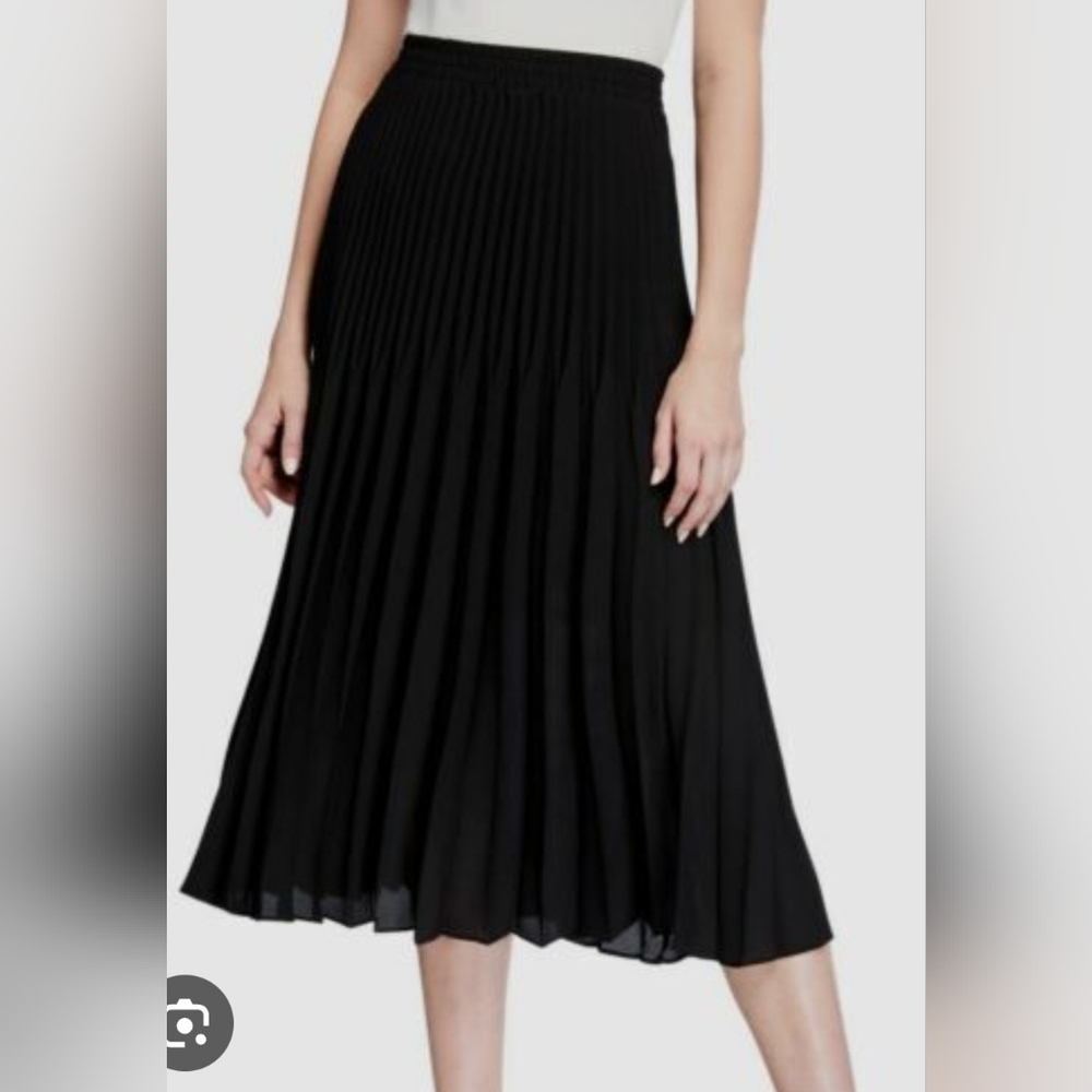 MAX STUDIO Elegant Black Pleated Skirt Size M.